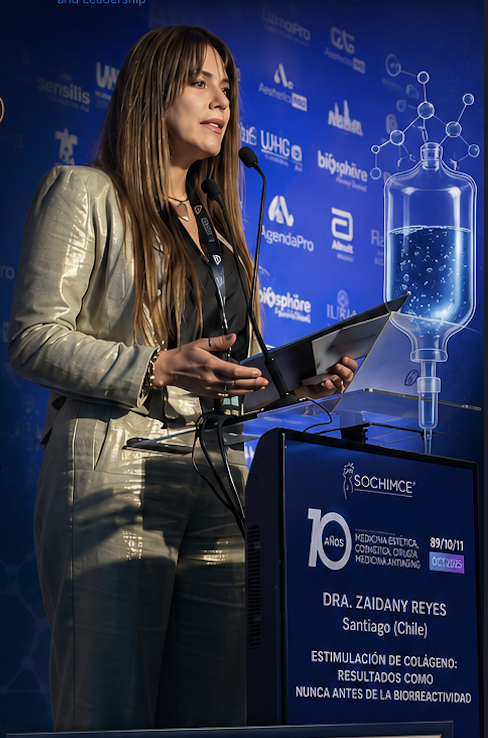 Dra. Zaidany Reyes exponiendo en el congreso de la Sociedad Chilena de Cirugía y Medicina Estética (SOCHIMCE), octubre 2025